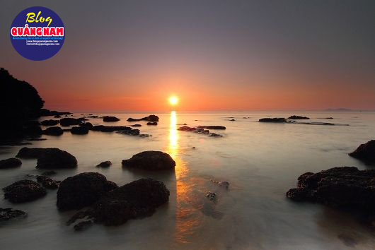 Vẻ đẹp bí ẩn những bãi đá đen Quảng Ninh Vẻ đẹp bí ẩn những bãi đá đen Quảng Ninh